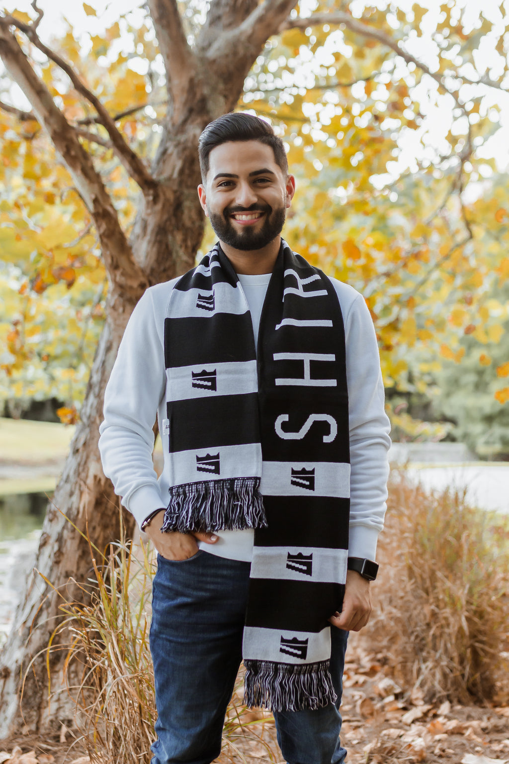 Jacquard-Style Scarf