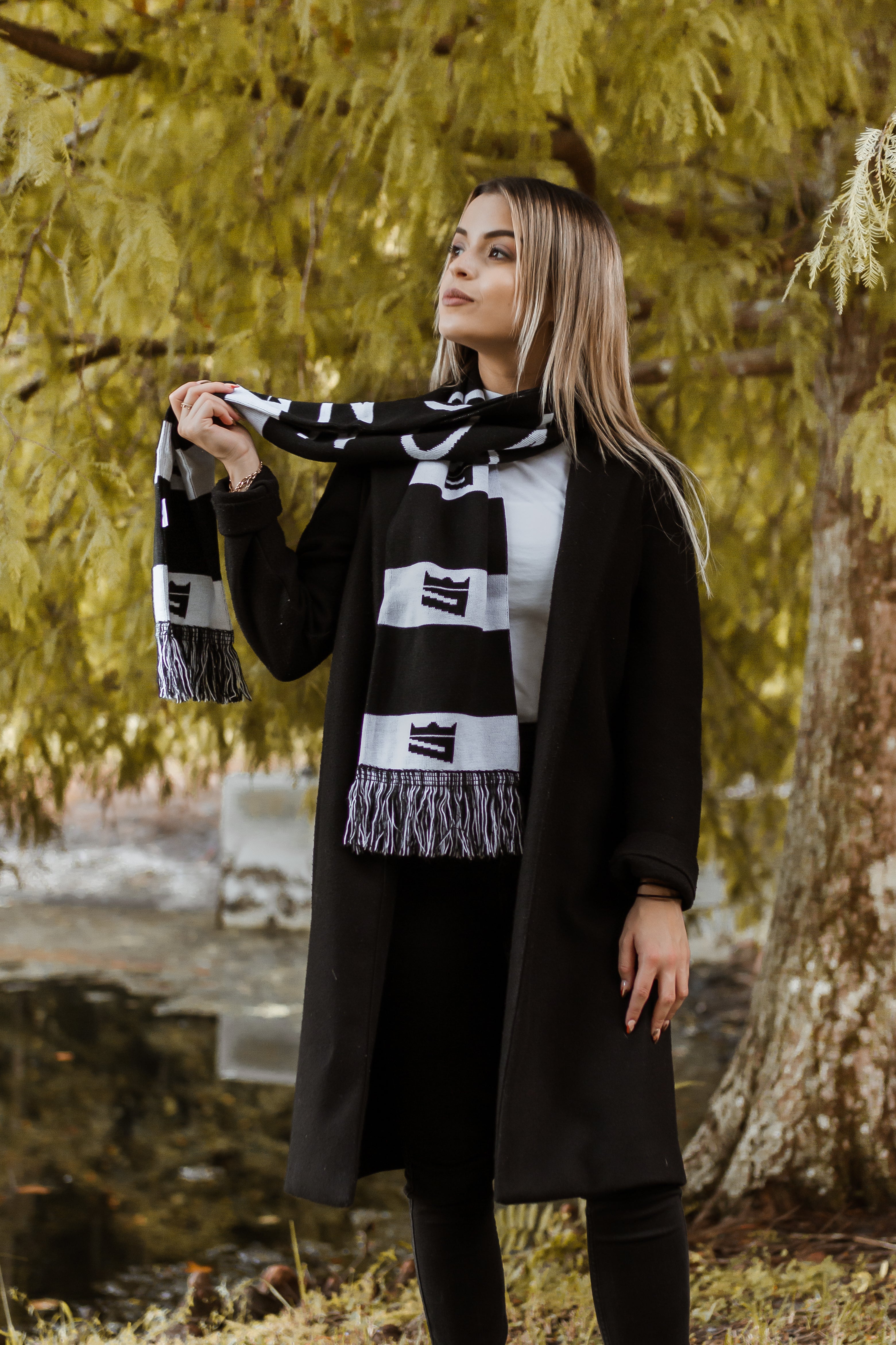 Jacquard-Style Scarf