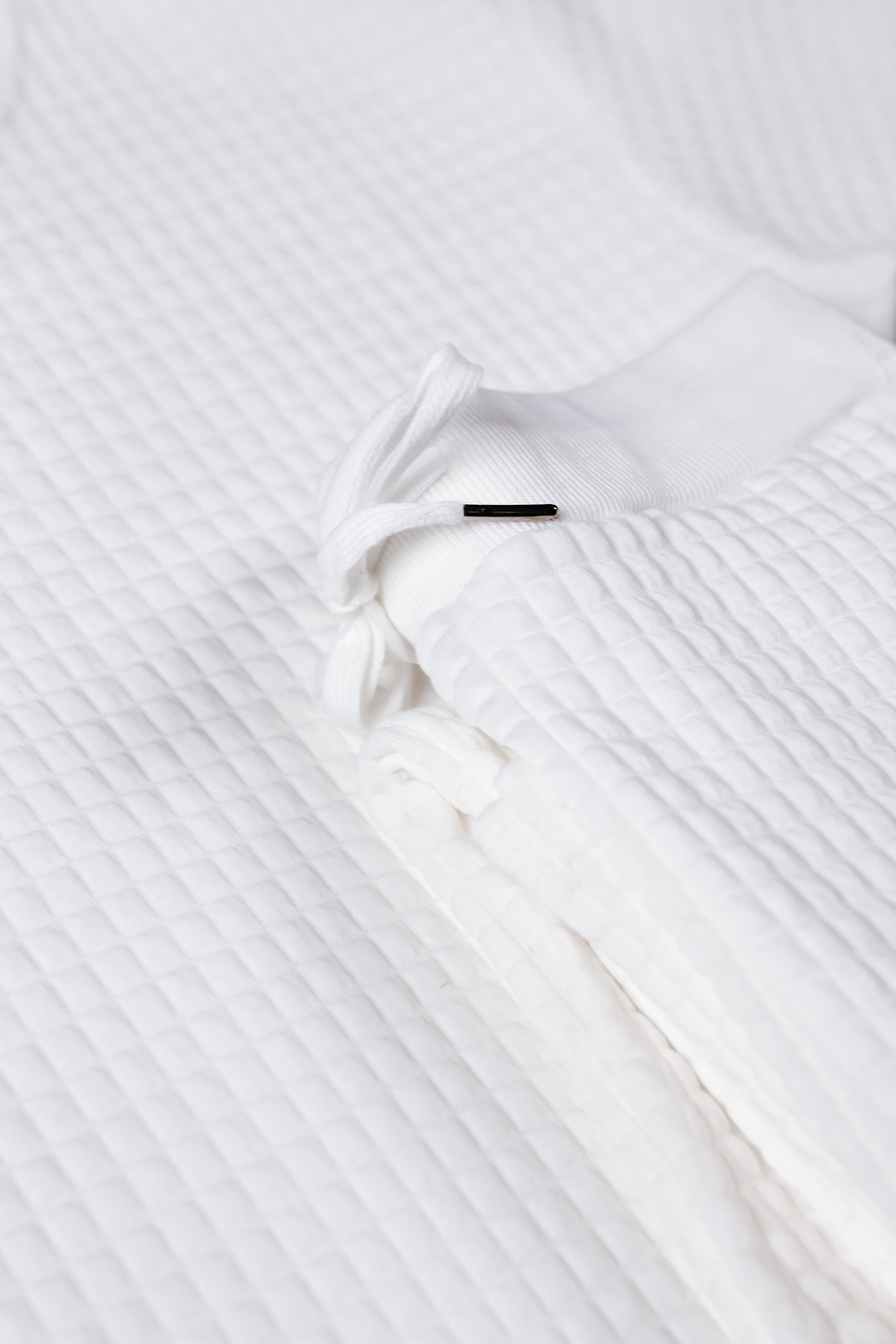 White Square-Textured Set