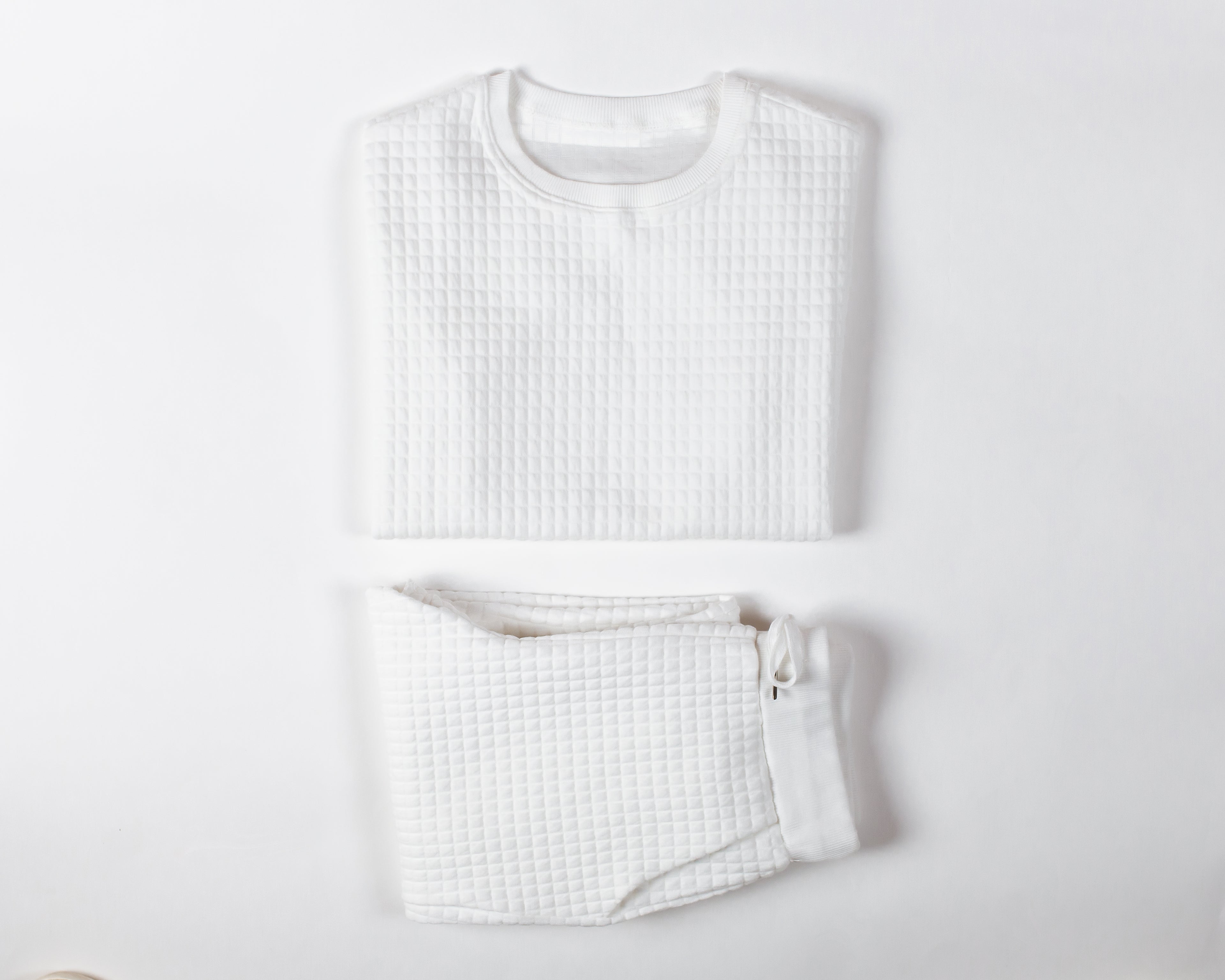 White Square-Textured Set