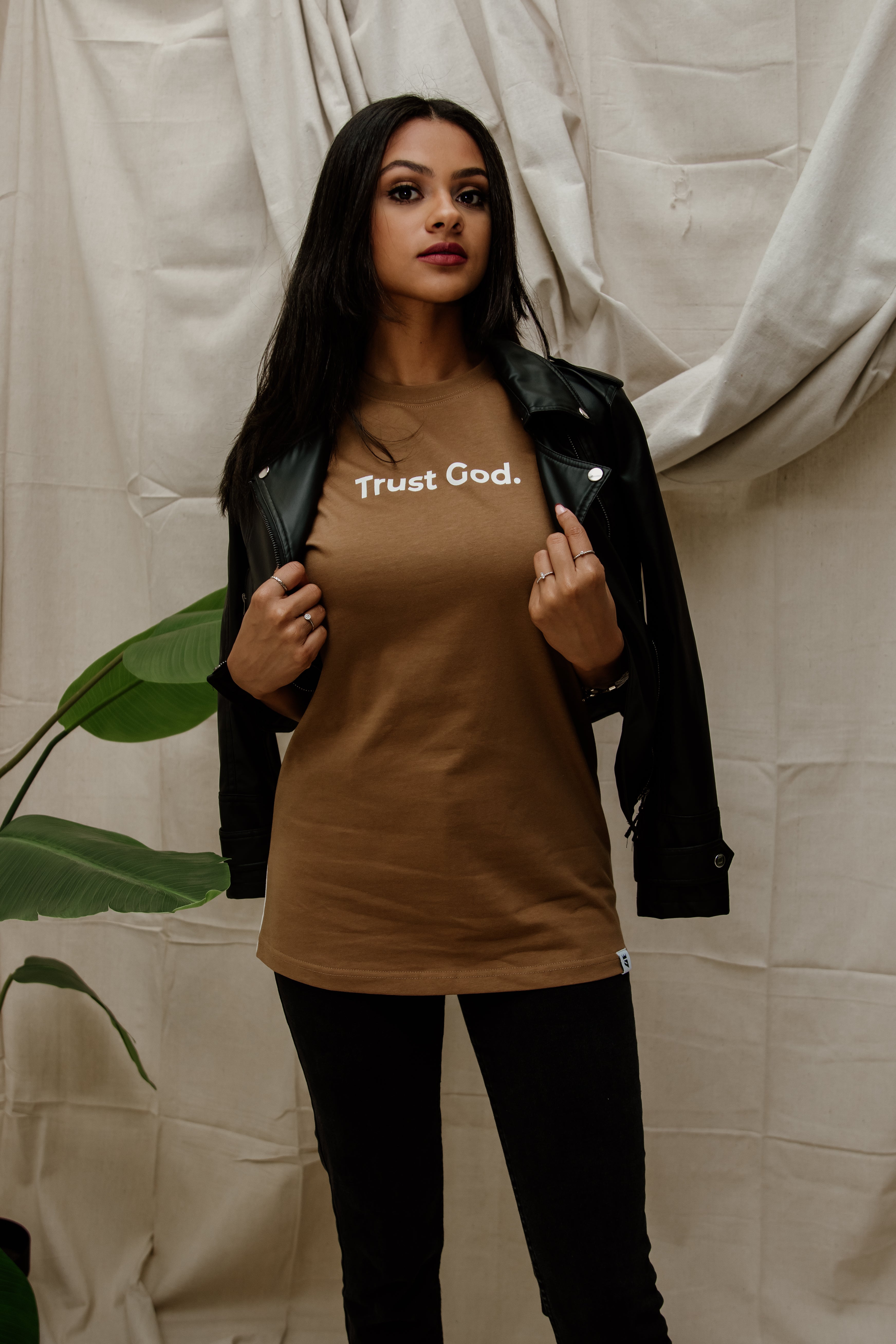 Trust God Tee (Oversized)